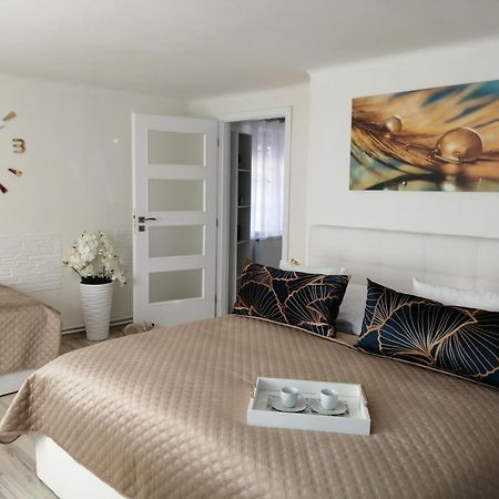 Apartman Deluxe Хеб Екстериор снимка
