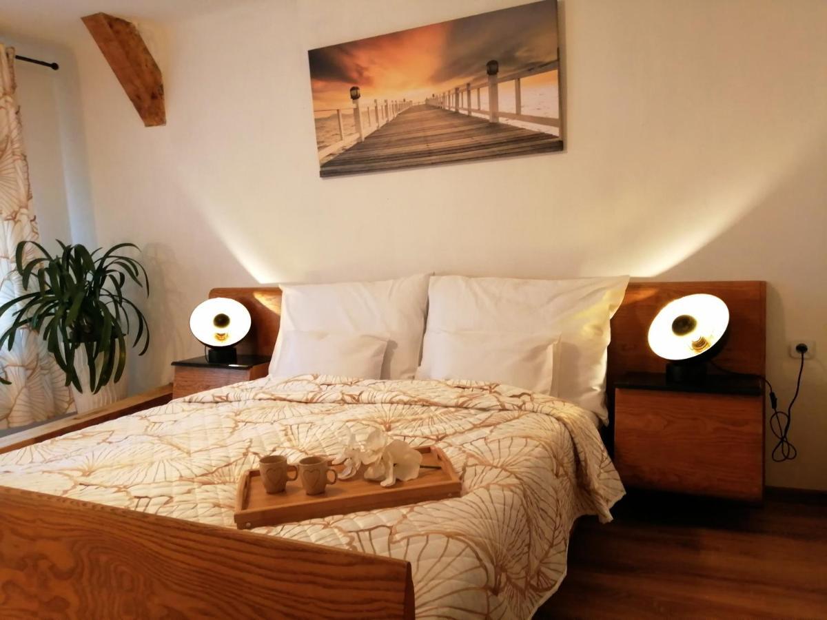 Apartman Deluxe Хеб Екстериор снимка
