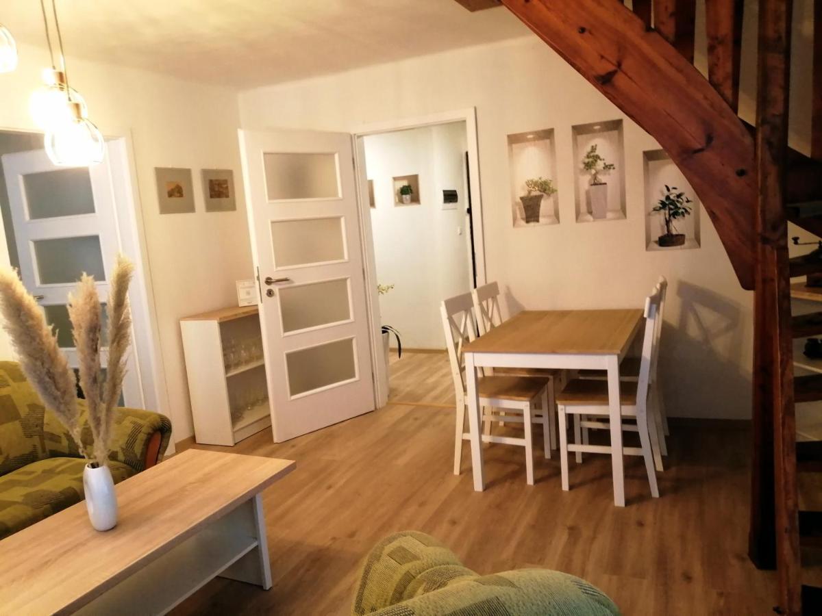 Apartman Deluxe Хеб Екстериор снимка
