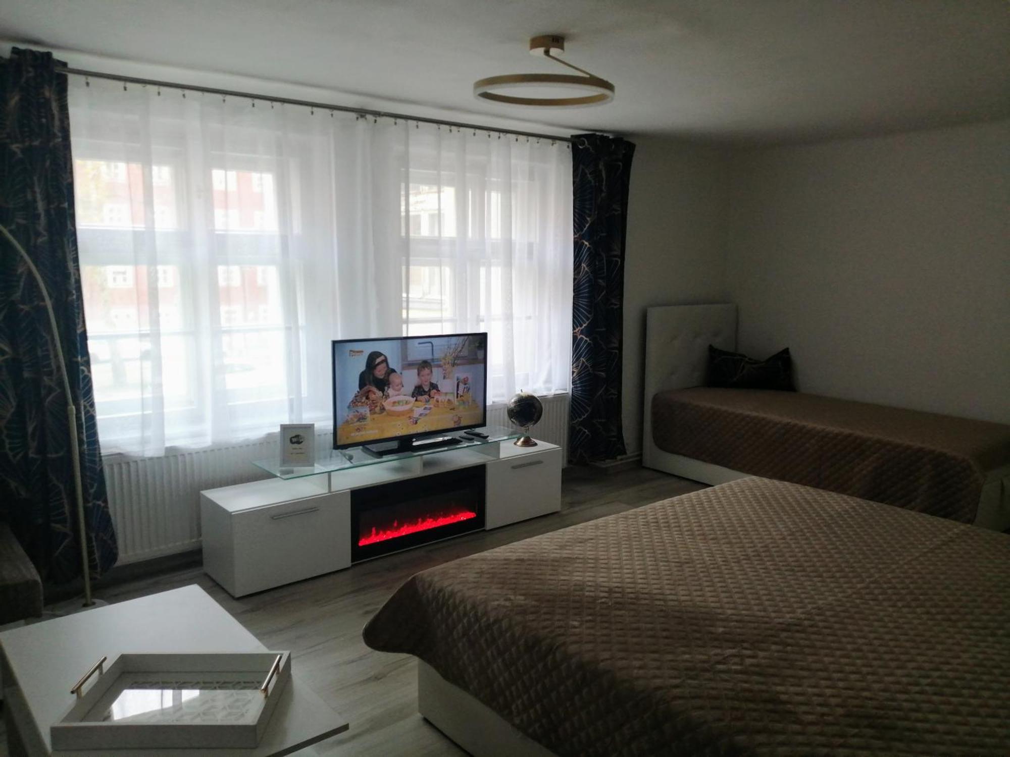 Apartman Deluxe Хеб Екстериор снимка